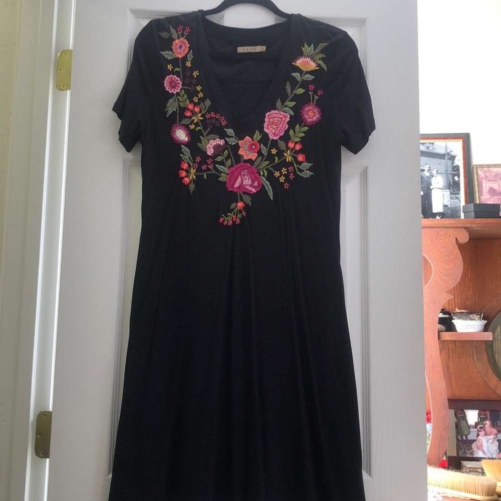 Cotton embroidered t shirt dress V neck